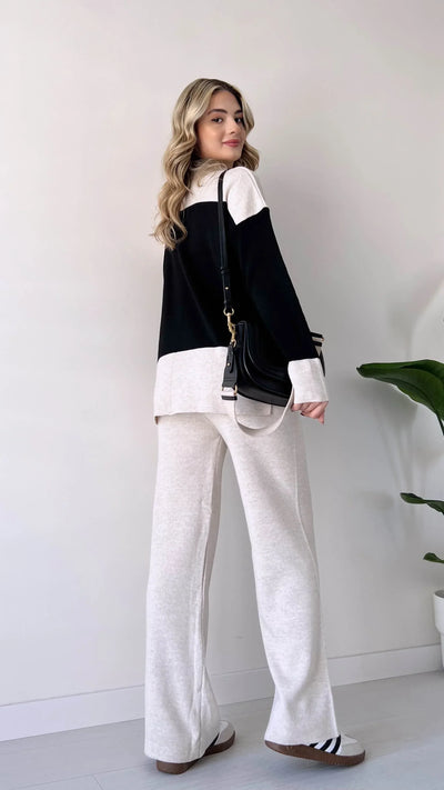 Gaia™ Effortlessly Comfy Knit Set