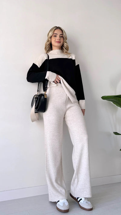 Gaia™ Effortlessly Comfy Knit Set